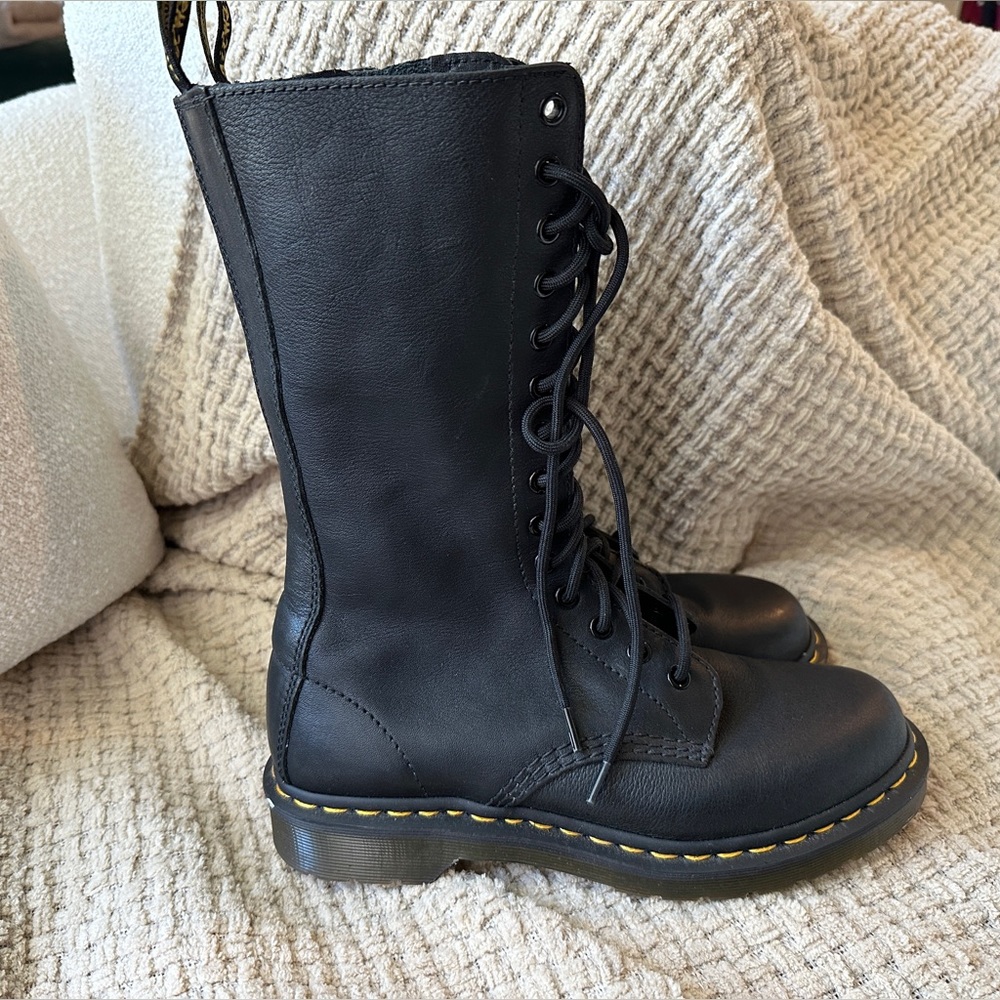 Dr. Martens 1B99 VIRGINIA LEATHER MID CALF BOOTS - Women’s Size 8